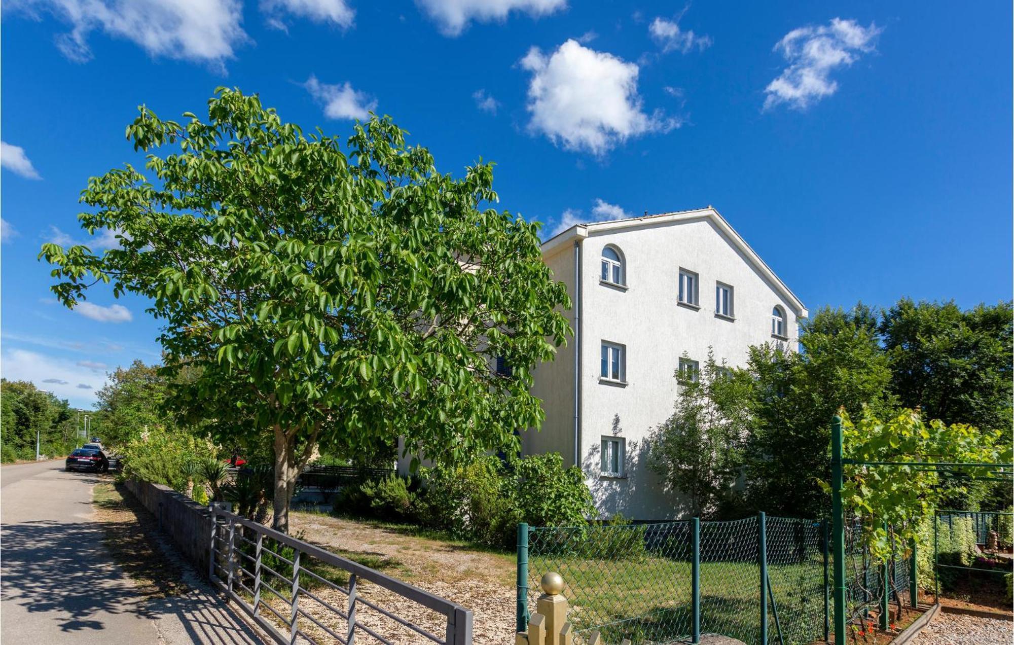 Beautiful Apartment In Pinezici With Wifi Екстер'єр фото