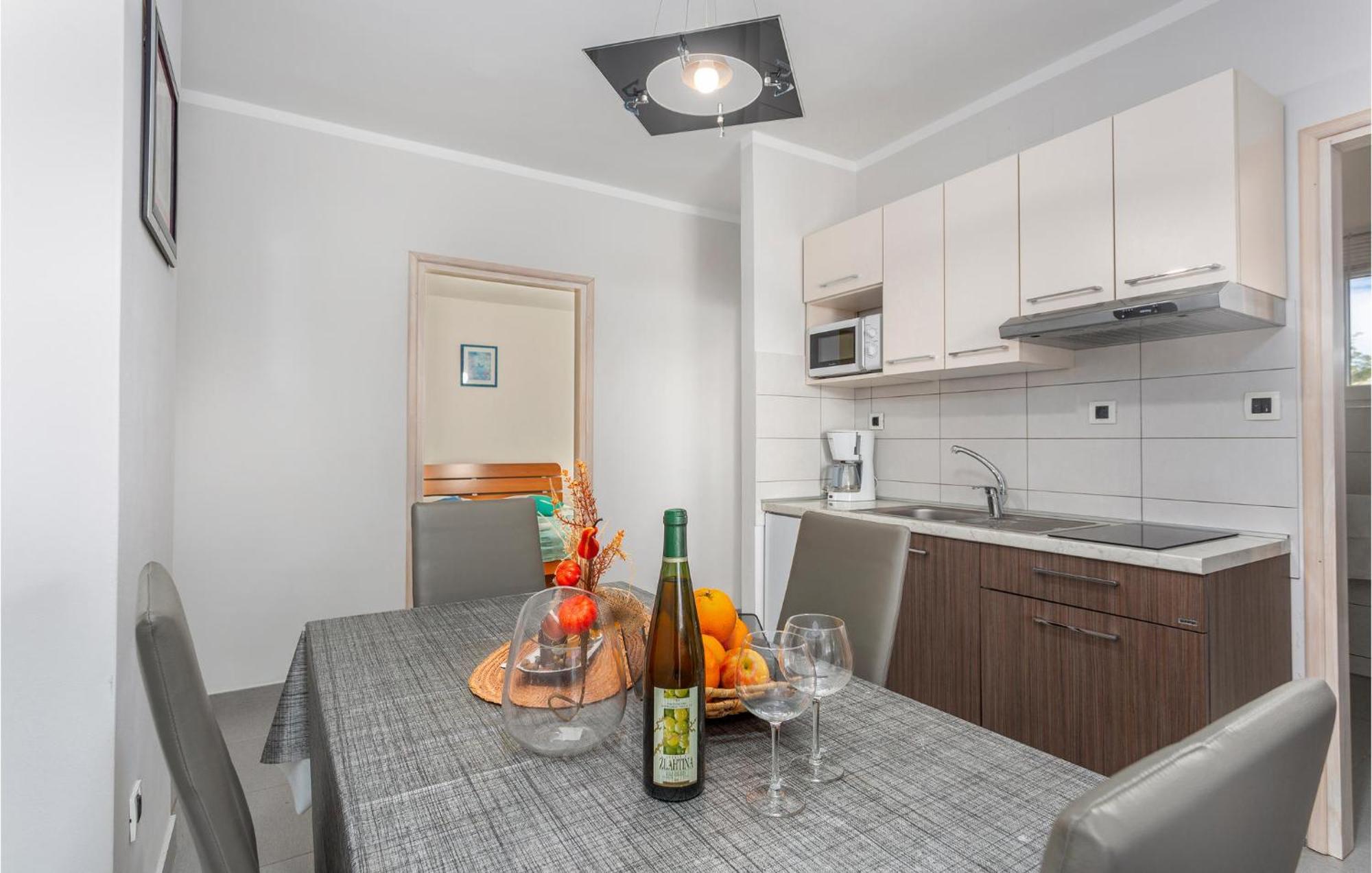Beautiful Apartment In Pinezici With Wifi Екстер'єр фото