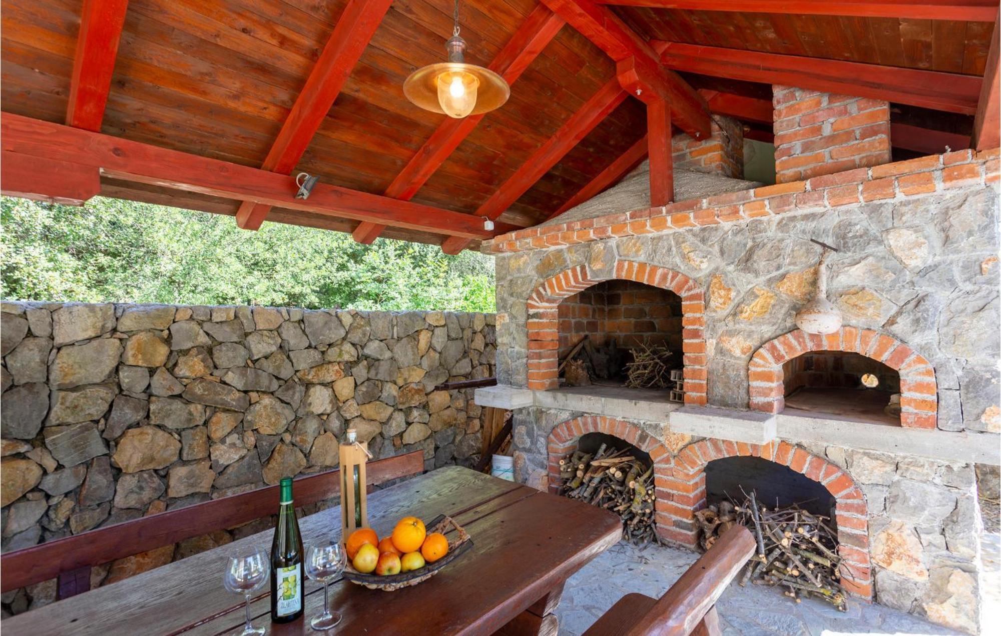 Beautiful Apartment In Pinezici With Wifi Екстер'єр фото