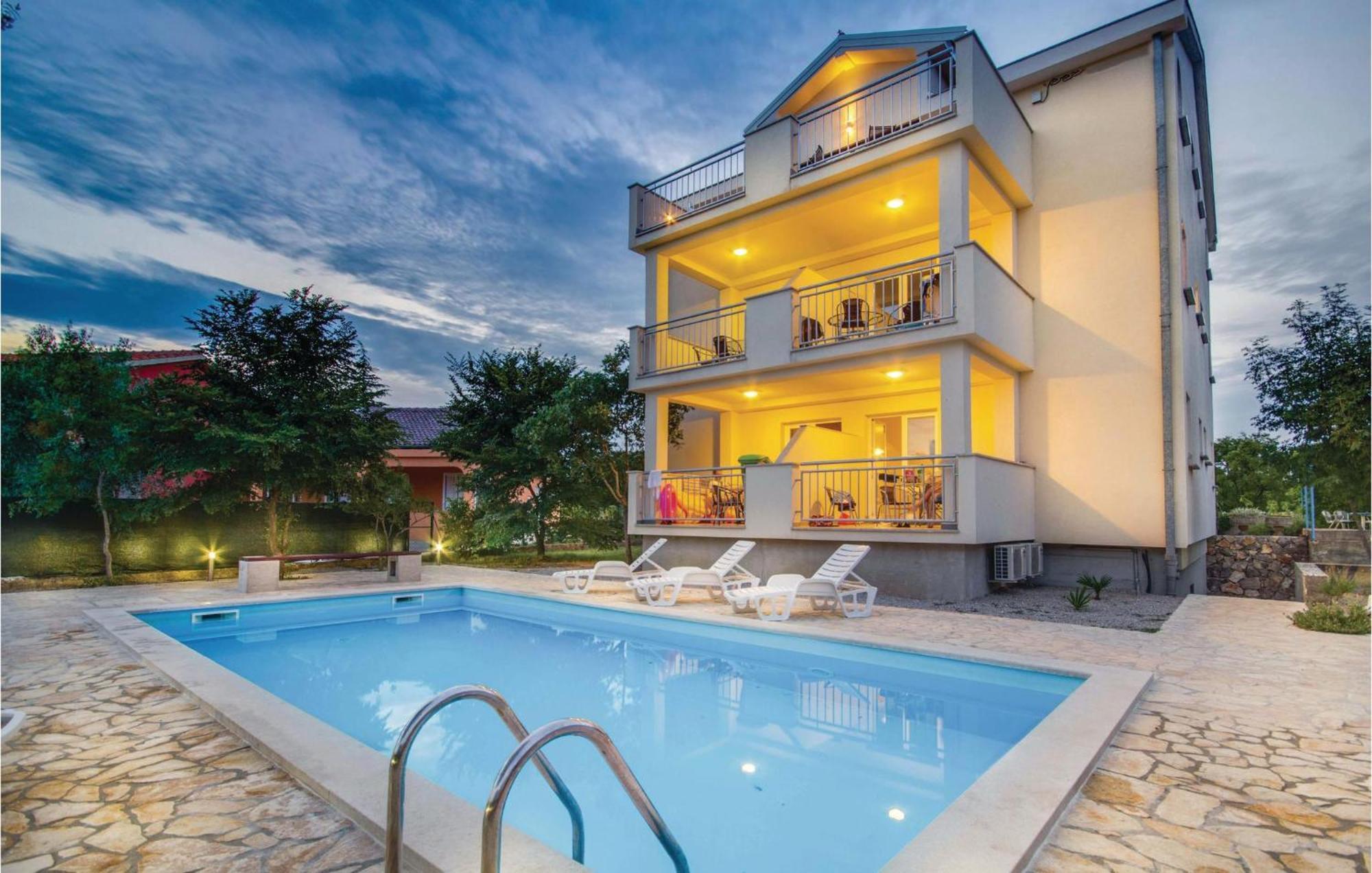 Beautiful Apartment In Pinezici With Wifi Екстер'єр фото